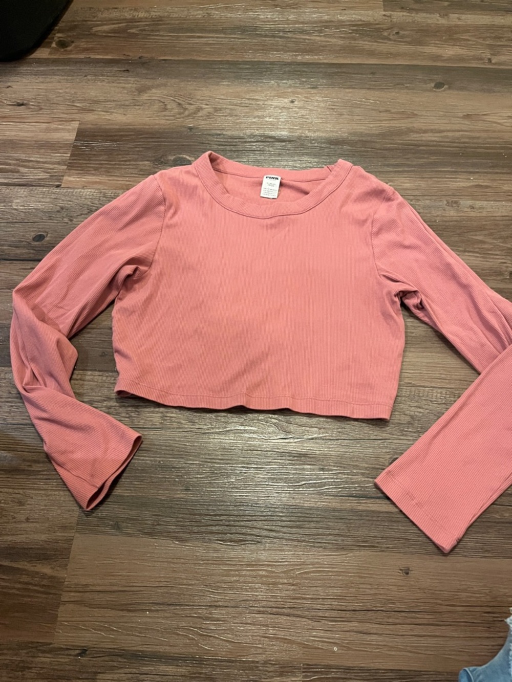 Vs pink edgy y2k long sleeve crop top layering